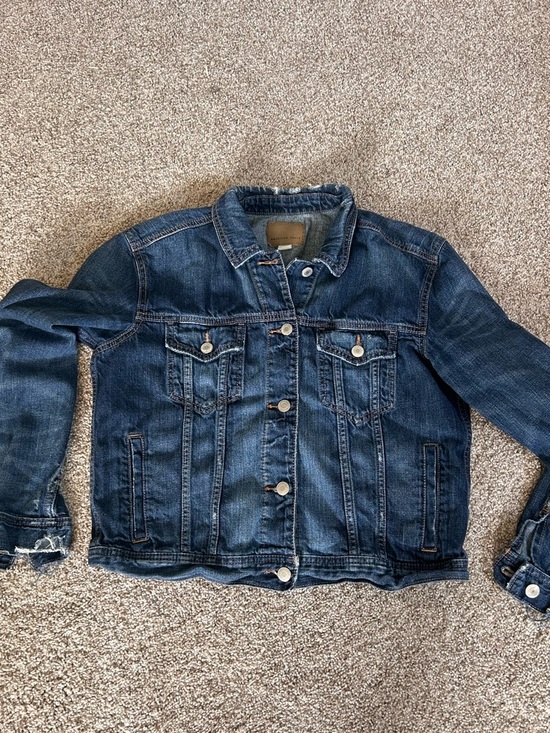 Jackets & Blazers - American Eagle 100% Cotton Distressed Jean Denim Jacket. Soft. Classic. SZ M